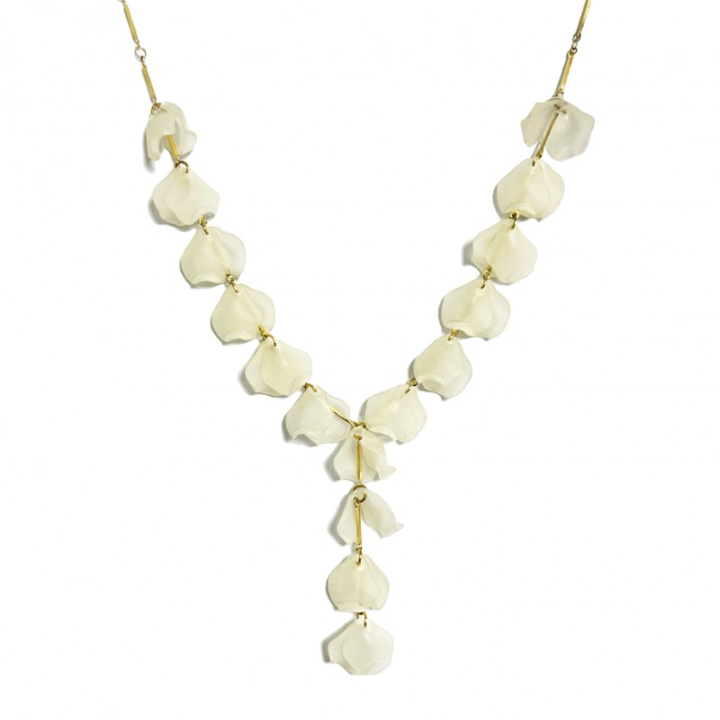 COLLANA A Y CON PETALI DI FIORI - YNK23100E306